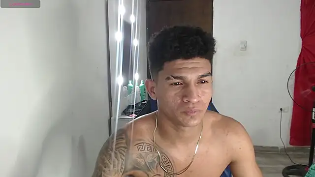 Snapshot of Angel_LatinGuy chatting on October 2025 06:02:02 AM Angel LatinGuy online show from October 2025 06:02:02 AM