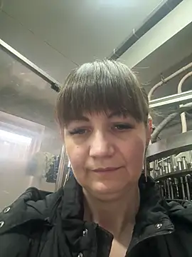 Butterfly8385 online show from November 2025 01:28:01 PM