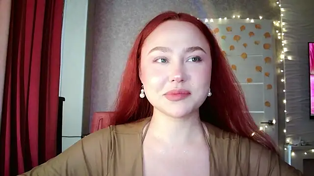 LolaMint  online show from October 2025 11:42:01 AM