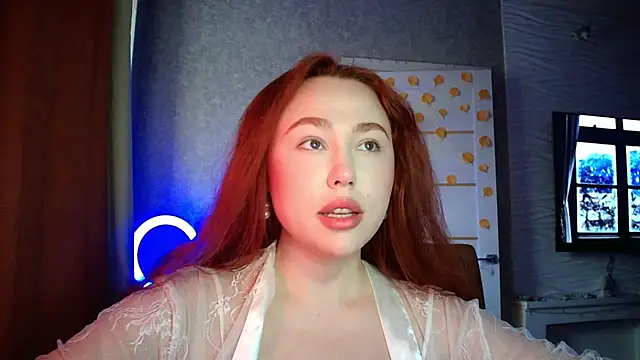 LolaMint  online show from November 2025 11:32:02 AM