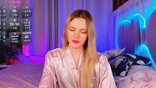 -KittyMoore online show from November 2025 08:08:01 PM