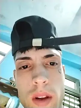 Snapshot of Laikerxxx chatting on October 2025 10:42:02 PM Laikerxxx online show from October 2025 10:42:02 PM