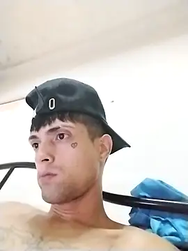 Snapshot of Laikerxxx chatting on October 2025 07:34:01 AM Laikerxxx online show from October 2025 07:34:01 AM