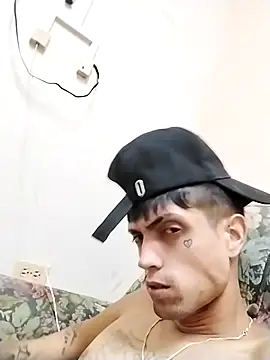 Snapshot of Laikerxxx chatting on October 2025 07:32:01 AM Laikerxxx online show from October 2025 07:32:01 AM