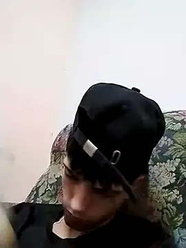 Snapshot of Laikerxxx chatting on November 2025 05:30:02 AM Laikerxxx online show from November 2025 05:30:02 AM