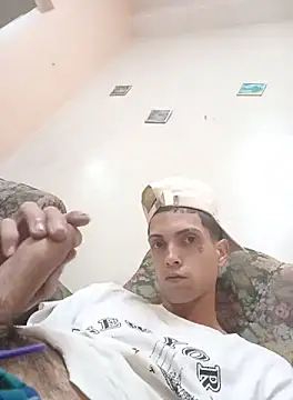 Snapshot of Laikerxxx chatting on November 2025 08:57:01 AM Laikerxxx online show from November 2025 08:57:01 AM