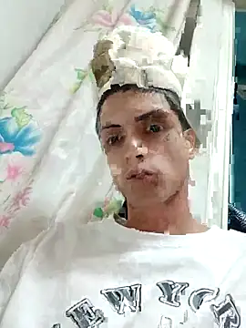 Snapshot of Laikerxxx chatting on December 2025 12:27:01 AM Laikerxxx online show from December 2025 12:27:01 AM