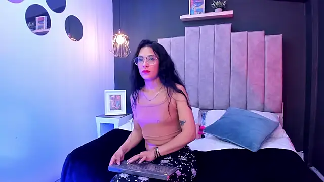 Maite black online show from November 2025 03:28:02 AM