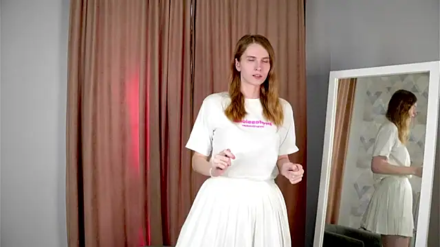 Snapshot of KatiFantini chatting on October 2025 02:59:01 AM KatiFantini online show from October 2025 02:59:01 AM