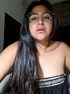 Snapshot of morenalatinaa chatting on February 2026 08:46:01 AM morenalatinaa online show from February 2026 08:46:01 AM