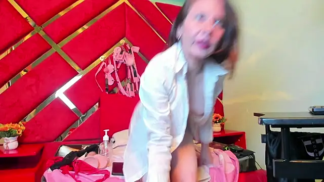 Kylie Bloom online show from March 2026 11:30:02 PM