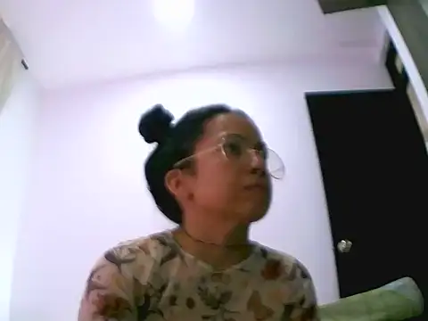 Snapshot of chiarafus0 chatting on November 2025 05:59:01 PM chiarafus0 online show from November 2025 05:59:01 PM