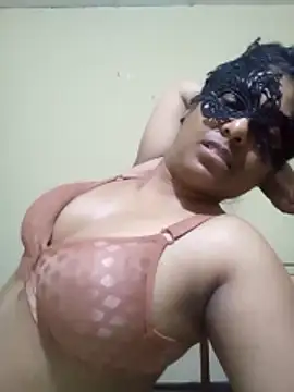 Snapshot of Expose_Queen chatting on February 2026 05:22:02 PM Expose Queen online show from February 2026 05:22:02 PM