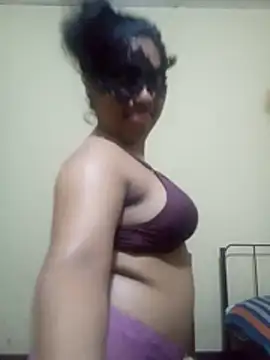 Snapshot of Expose_Queen chatting on February 2026 04:17:01 PM Expose Queen online show from February 2026 04:17:01 PM