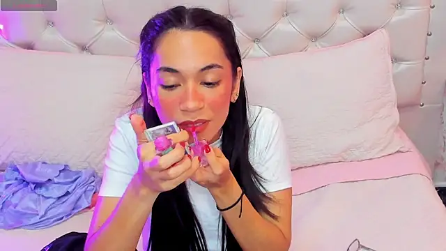 Snapshot of GabbiePrice chatting on October 2025 11:20:02 AM GabbiePrice online show from October 2025 11:20:02 AM