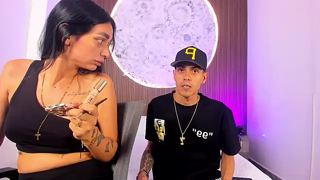 DerryAndIzzy online show from March 2026 10:44:01 PM