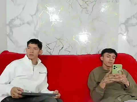 Snapshot of heyy_noah11 chatting on June 2026 01:12:01 PM heyy noah11 online show from June 2026 01:12:01 PM