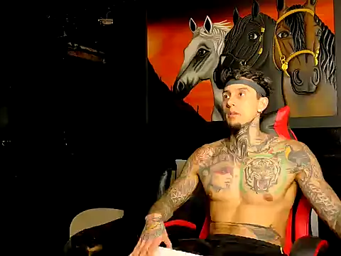 Molotov Explosive online show from November 2025 08:51:01 PM