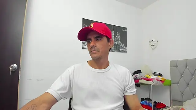 Snapshot of Sofi_And_Santy chatting on November 2025 12:46:01 AM Sofi And Santy online show from November 2025 12:46:01 AM