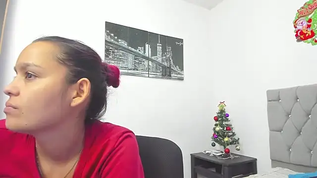 Sofi And Santy online show from January 2026 12:47:02 AM