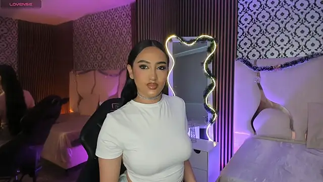 BEELLA TAY1 online show from November 2025 01:46:02 PM