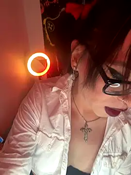 Snapshot of MiniMonroe chatting on October 2025 09:10:01 AM MiniMonroe online show from October 2025 09:10:01 AM