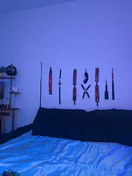 Snapshot of MiniMonroe chatting on November 2025 09:20:01 AM MiniMonroe online show from November 2025 09:20:01 AM