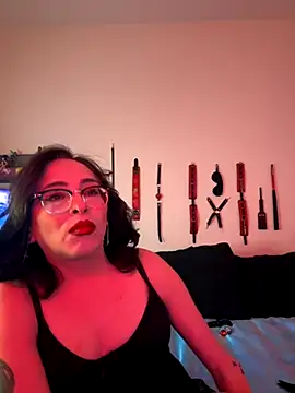 Snapshot of MiniMonroe chatting on December 2025 11:26:02 AM MiniMonroe online show from December 2025 11:26:02 AM