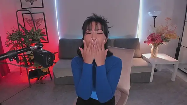 Erika Kim online show from November 2025 05:50:02 AM