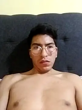 Snapshot of Rizz_Latino chatting on November 2025 12:00:01 AM Rizz Latino online show from November 2025 12:00:01 AM