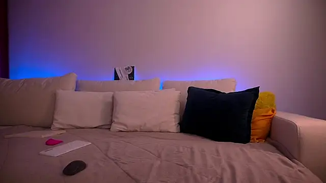  infinitespring  online show from November 2025 08:13:01 AM