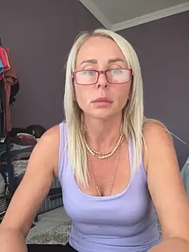 Snapshot of ElenabonyX chatting on October 2025 12:36:02 PM ElenabonyX online show from October 2025 12:36:02 PM