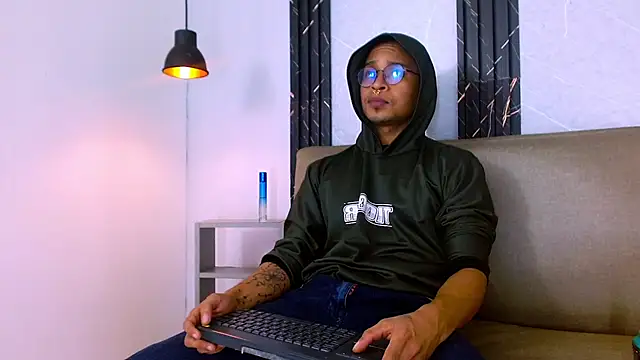 Snapshot of Jayden_Morris chatting on December 2025 04:03:02 PM Jayden Morris online show from December 2025 04:03:02 PM