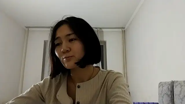 Snapshot of Lyndasilk chatting on November 2025 03:36:01 PM Lyndasilk online show from November 2025 03:36:01 PM