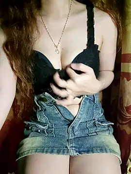 Snapshot of LinaCii chatting on October 2025 05:44:02 AM LinaCii online show from October 2025 05:44:02 AM