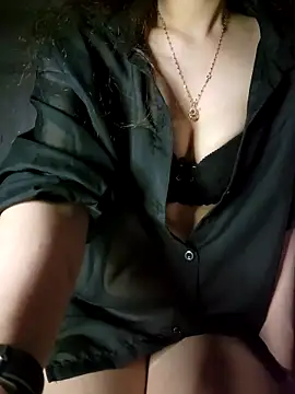 Snapshot of LinaCii chatting on November 2025 10:42:02 PM LinaCii online show from November 2025 10:42:02 PM