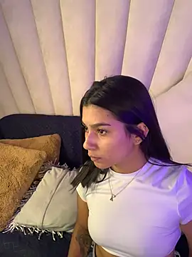 Snapshot of AlyssaRay chatting on December 2025 08:38:01 PM AlyssaRay online show from December 2025 08:38:01 PM