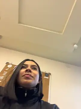 Snapshot of AlyssaRay chatting on February 2026 01:01:02 PM AlyssaRay online show from February 2026 01:01:02 PM