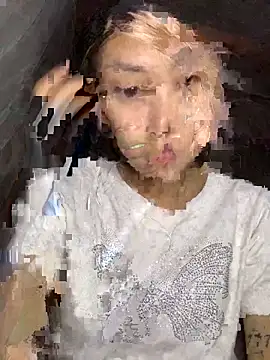 Snapshot of linh-lan1 chatting on October 2025 11:03:01 AM linh-lan1 online show from October 2025 11:03:01 AM