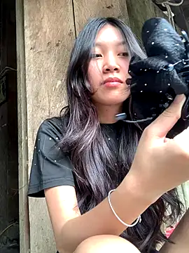 Snapshot of linh-lan1 chatting on October 2025 06:59:01 AM linh-lan1 online show from October 2025 06:59:01 AM