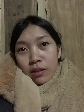 Snapshot of linh-lan1 chatting on November 2025 01:35:02 PM linh-lan1 online show from November 2025 01:35:02 PM