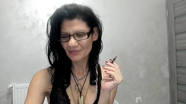 Snapshot of SweetSin40 chatting on December 2025 08:18:02 PM SweetSin40 online show from December 2025 08:18:02 PM