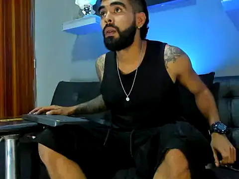 black kameron  online show from November 2025 11:48:01 PM