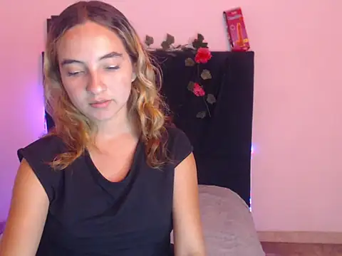 Snapshot of mandyy_petite chatting on October 2025 07:56:01 PM mandyy petite online show from October 2025 07:56:01 PM