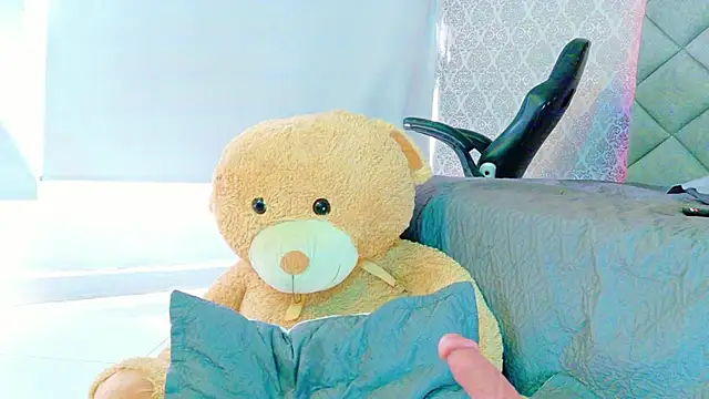 CARO ADAMS1 online show from December 2025 04:25:02 PM