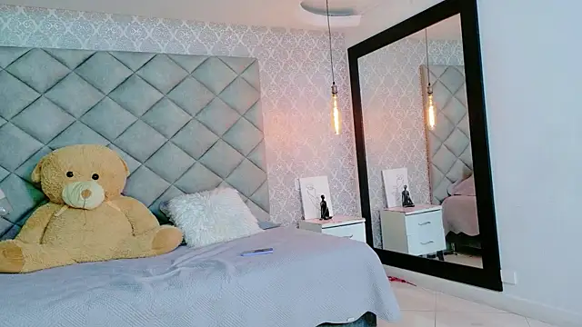 CARO ADAMS1 online show from February 2026 11:16:01 AM