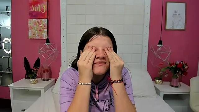 Snapshot of mia_sweetie0 chatting on December 2025 12:14:01 PM mia sweetie0 online show from December 2025 12:14:01 PM