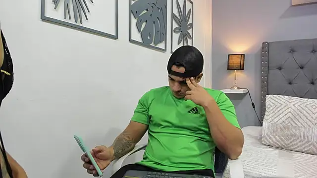 violeta and maxx online show from December 2025 11:54:01 PM