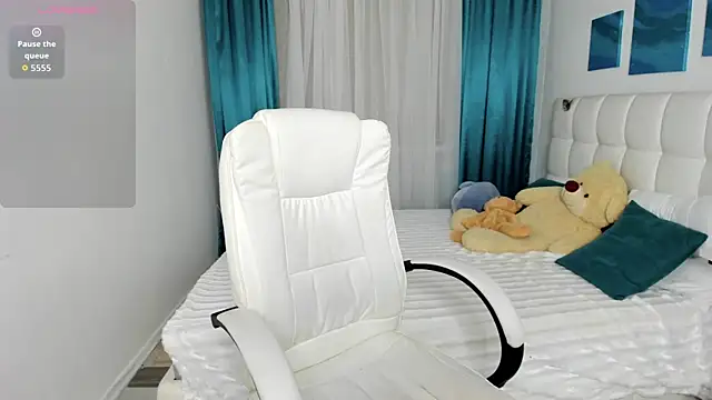 Snapshot of Angelie__Eyes chatting on November 2025 12:39:02 PM Angelie Eyes online show from November 2025 12:39:02 PM