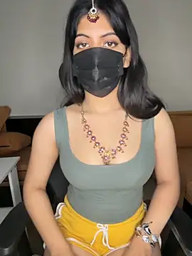 Snapshot of hey_wifey chatting on November 2025 01:19:02 AM hey wifey online show from November 2025 01:19:02 AM